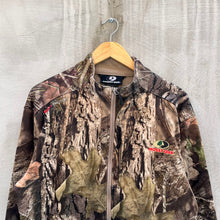 Load image into Gallery viewer, Mossy Oak Camouflage Lightweight Jacket