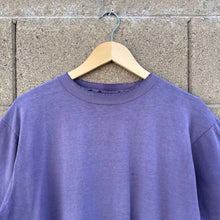 Load image into Gallery viewer, 90's Vintage Faded Purple Fruit of the Loom T-Shirt