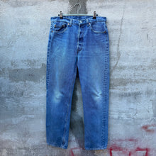 Load image into Gallery viewer, 90's Levi's 501 Denim Jeans