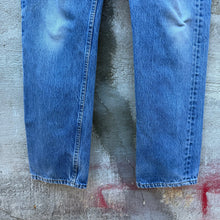 Load image into Gallery viewer, 90's Levi's 501 Denim Jeans