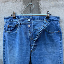 Load image into Gallery viewer, 90's Levi's 501 Denim Jeans