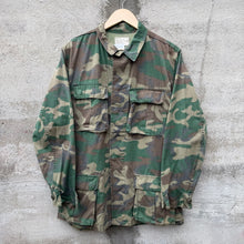 Load image into Gallery viewer, 79' US Military Woodland Camo Jacket