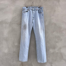 Load image into Gallery viewer, 90s Vintage Levi's 501 Denim Jeans