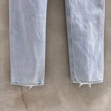 Load image into Gallery viewer, 90s Vintage Levi's 501 Denim Jeans