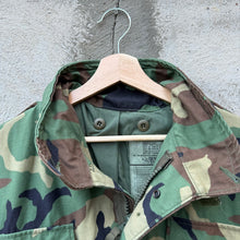 Load image into Gallery viewer, 90's US Military Woodland Camo Field Jacket