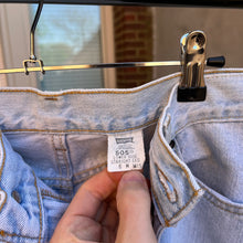 Load image into Gallery viewer, 90's Levi's 505 Denim Jeans