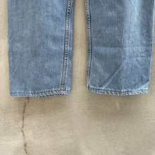 Load image into Gallery viewer, Vintage Levis 505 Denim Jeans