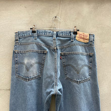 Load image into Gallery viewer, Vintage Levi's 505 Denim Jeans