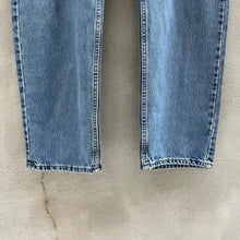 Load image into Gallery viewer, 90s Vintage Levi's 505 Denim Jeans