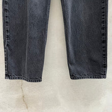 Load image into Gallery viewer, Vintage Levi's 550 Black Denim Jeans