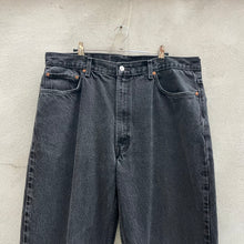 Load image into Gallery viewer, Vintage Levi's 550 Black Denim Jeans