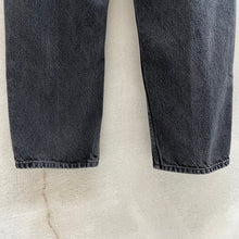 Load image into Gallery viewer, Vintage Levi's 550 Black Denim Jeans