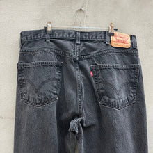 Load image into Gallery viewer, Vintage Levi's 550 Black Denim Jeans