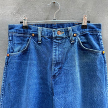 Load image into Gallery viewer, 90's Vintage Wrangler Denim Jeans
