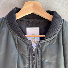 Load image into Gallery viewer, 80's Vintage Quilted Jacket