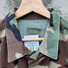 Load image into Gallery viewer, 80's US Military Woodland Ripstop Field Light Jacket