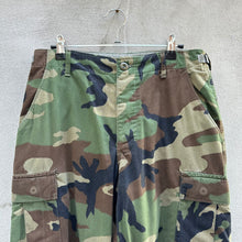 Load image into Gallery viewer, 80's US Military Woodland Camouflage Cargo Pants