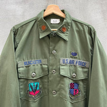 Load image into Gallery viewer, 80s USAF Military Utility Fatigue Button Down Shirt