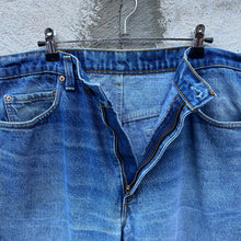 Load image into Gallery viewer, 80's Levi's 517 Faded Denim Jeans