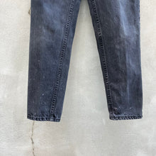 Load image into Gallery viewer, 90’s Levi's 950 Black Denim Jeans