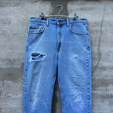 Load image into Gallery viewer, 90's Levis 505 Denim Jeans