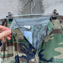 Load image into Gallery viewer, 82' US Military Woodland Camo Cargo Pants