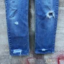 Load image into Gallery viewer, 80's Vintage Lee Rider Distressed Denim Jeans