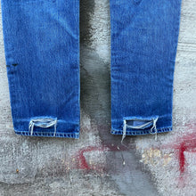 Load image into Gallery viewer, 80's Vintage Lee Rider Distressed Denim Jeans