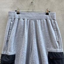 Load image into Gallery viewer, Nike Cotton Cargo Pocket Shorts