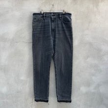 Load image into Gallery viewer, BDG Faded Black Denim