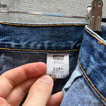 Load image into Gallery viewer, Vintage Levi’s 517 Jeans