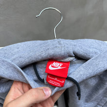 Load image into Gallery viewer, Nike Cotton Cargo Pocket Shorts