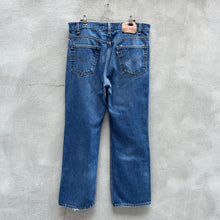 Load image into Gallery viewer, Vintage Levi’s 517 Jeans