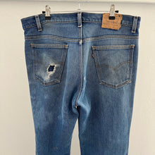 Load image into Gallery viewer, 90’s Levi’s 517 Jeans
