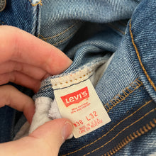 Load image into Gallery viewer, 90’s Levi’s 517 Jeans