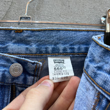 Load image into Gallery viewer, 90’s Levi’s 560 Jeans