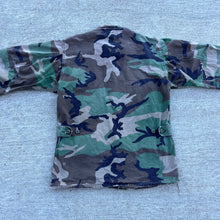 Load image into Gallery viewer, 88’ Military Woodland Camo Coat