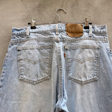 Load image into Gallery viewer, 80’s Levi’s 550 Jeans 36x33