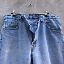 Load image into Gallery viewer, 90’s Levi’s 505 Jeans