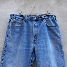 Load image into Gallery viewer, 90’s Levi’s 505 Jeans