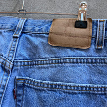 Load image into Gallery viewer, 90’s Levi’s 560 Jeans