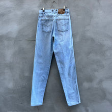 Load image into Gallery viewer, 90’s Levi’s 552 Jeans