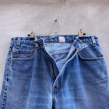 Load image into Gallery viewer, 90’s Levi’s 505 Jeans