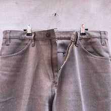 Load image into Gallery viewer, 90’s Levi’s 517 Pants