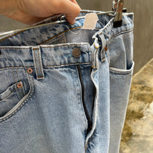 Load image into Gallery viewer, 90’s Levi’s 550 Jeans