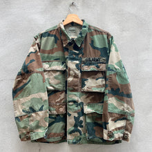 Load image into Gallery viewer, 90’s Military Woodland Camo Jacket