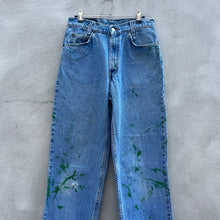 Load image into Gallery viewer, 90’s Levi’s 550 Paint Splatter Jeans