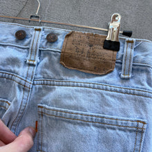 Load image into Gallery viewer, 90’s Levi’s 552 Jeans