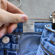 Load image into Gallery viewer, 90’s Levi’s 560 Jeans
