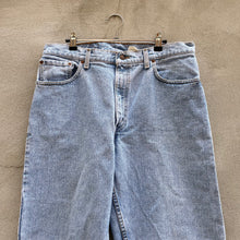 Load image into Gallery viewer, 90’s Levi’s 550 Jeans